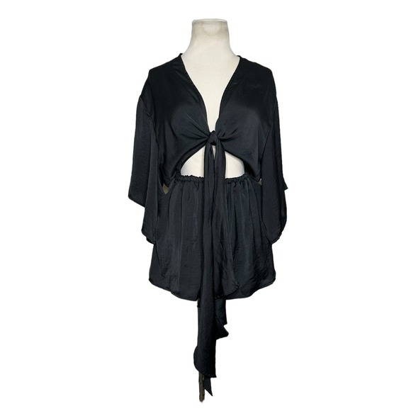 Stolen Hearts black flare sleeves front tie romper size Large - Picture 11 of 11